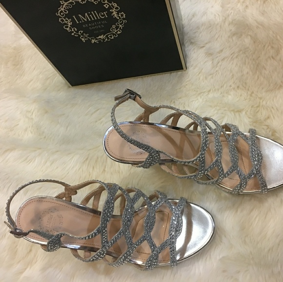 Heels - Picture 4 of 6